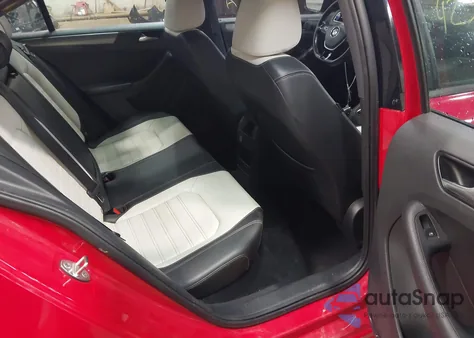 2016 Volkswagen Jetta 1.8T Sport из США, поврежденный, VIN 3VWD17AJ3GM216234